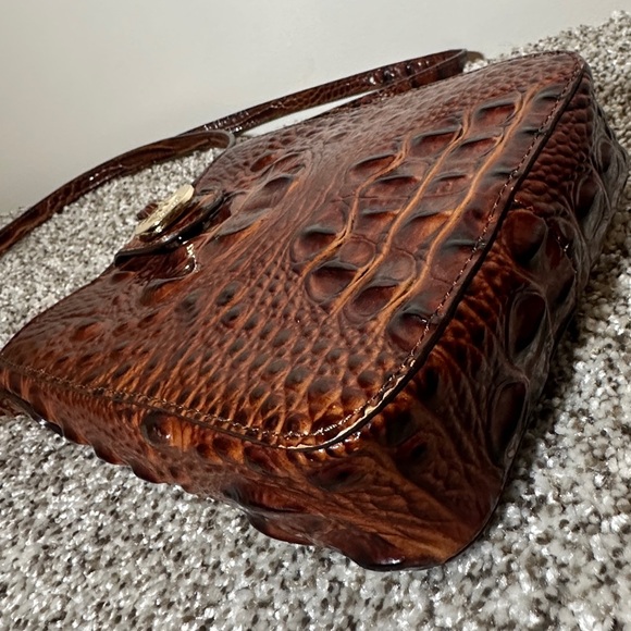 Brahmin Croc Embossed Crossbody Bag and Wallet - Picture 8 of 9